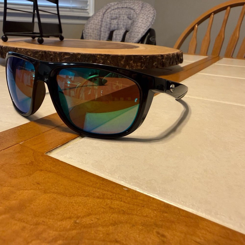 Costa Sunglasses Green Lense